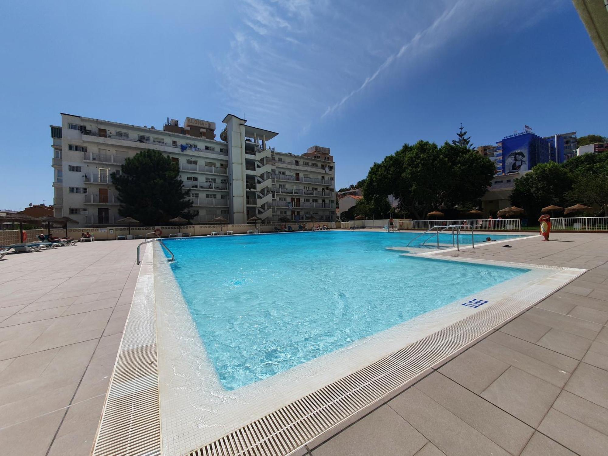 En Carihuela Con Vistas Y Plaza De Garaje, Nucleo Cristal Daire Torremolinos Dış mekan fotoğraf