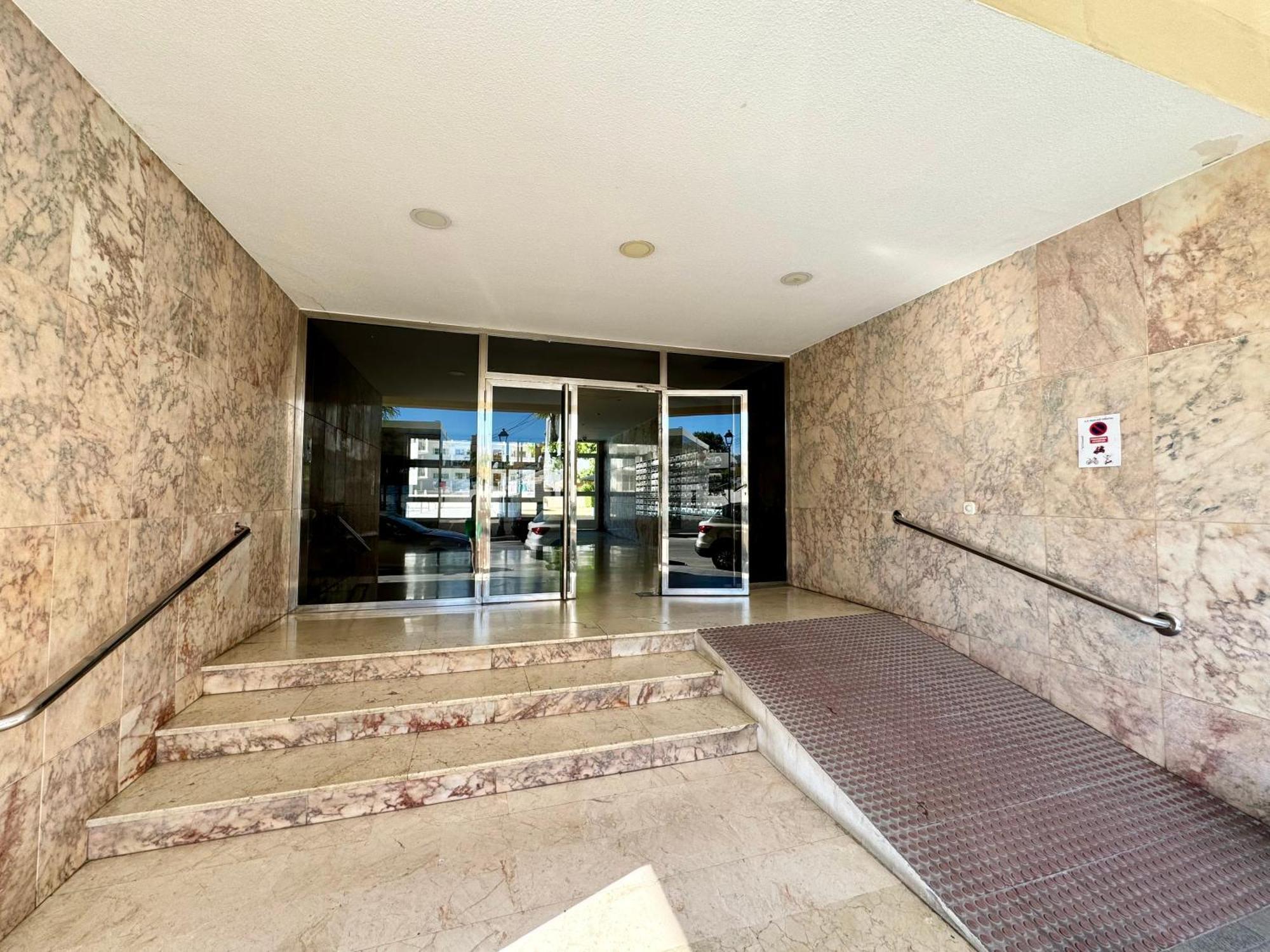 En Carihuela Con Vistas Y Plaza De Garaje, Nucleo Cristal Daire Torremolinos Oda fotoğraf